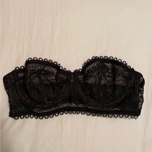 NWOT Victoria’s Secret black lace strapless bra